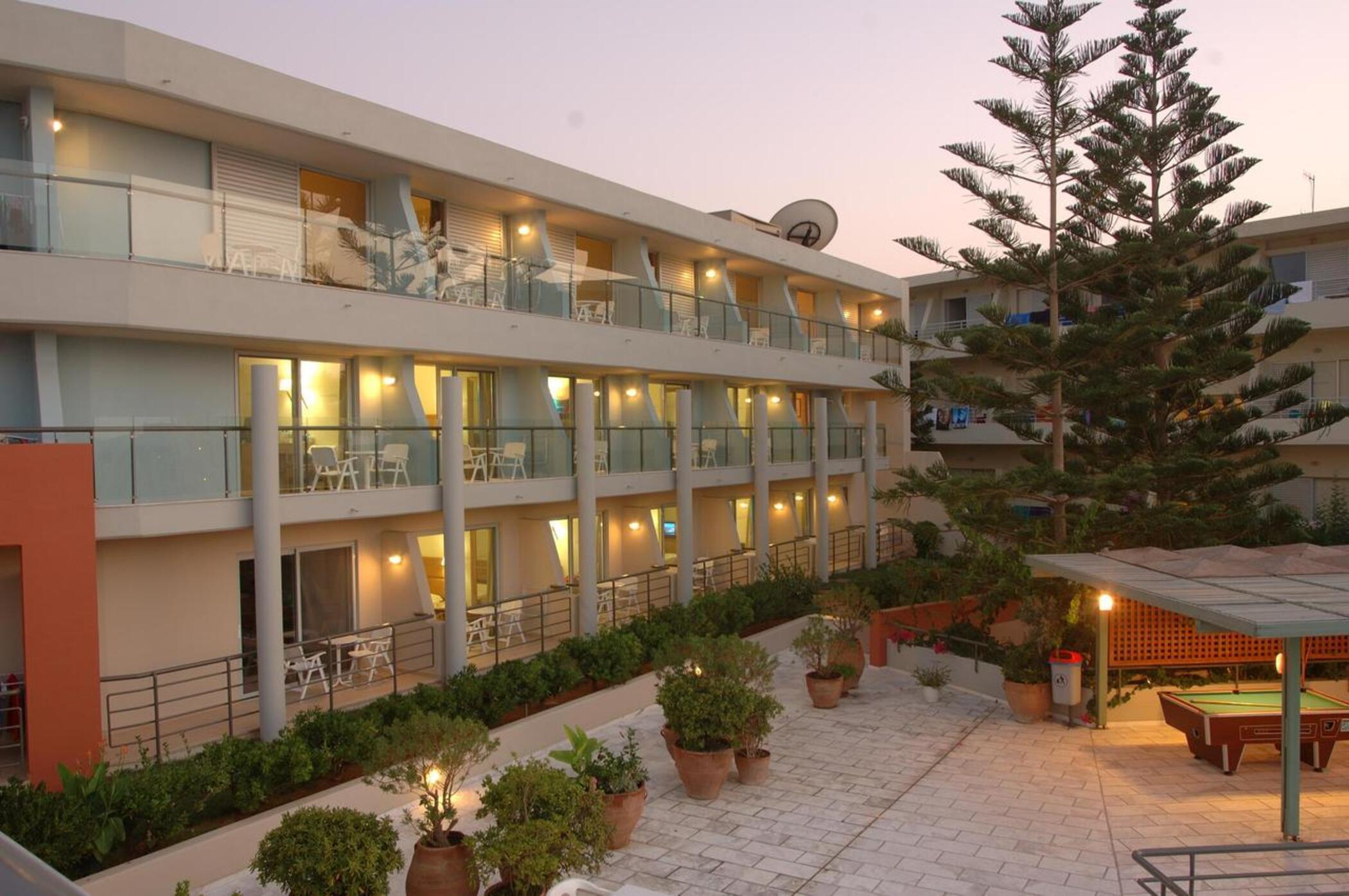 Minos Hotel Rethymno Exteriör bild